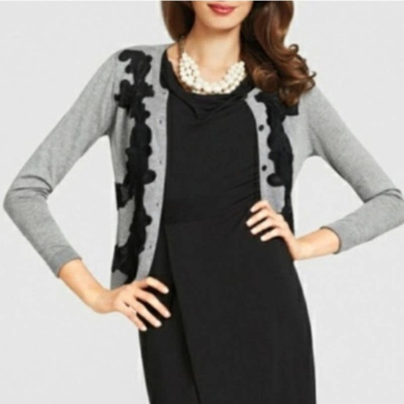 Cabi Cardigan Size S Lace Applique Button Front Long Sleeve Sweater Gray Cotton - Picture 1 of 7